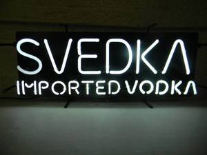 lot 16 image: SVEDKA IMPORTED VODKA Neon Light - WORKS - VERY NICE - ORIGINAL FANTASTIC PIECE - APPROX 32 By 13 - SEE PICTURES - NO RESERVE