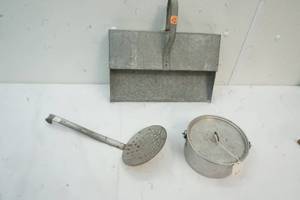 Vintage tin items, dust pan