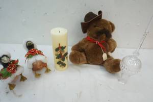 Decor lot and Korea stuffed bear