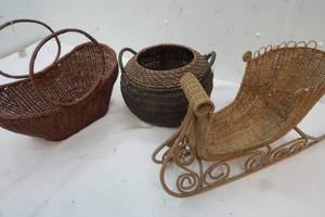 Baskets Straw baskets