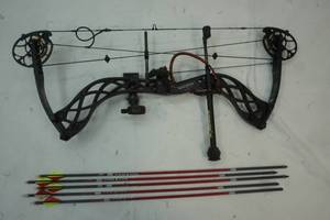 compound bow with case