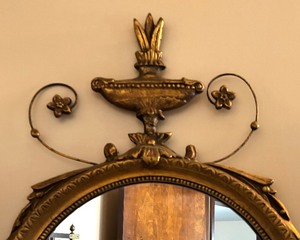 lot 128 image: Gorgeous Vintage Golden Framed Wall Mirror