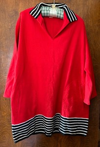 lot 180 image: Four Terrific Tops