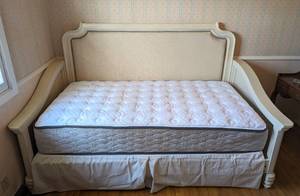 lot 50 image: Beautiful Upholstered Wood Daybed