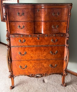 lot 19 image: Vintage French Style Dresser