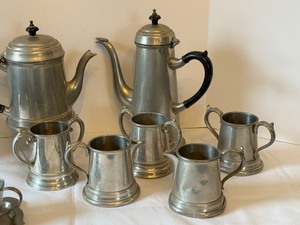 lot 34 image: Variety of Vintage Pewter Items
