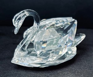 lot 195 image: Swarovski Crystal Swan Figurine