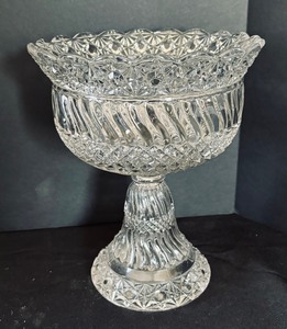 lot 303 image: Vintage Crystal and Clear Glass Grouping