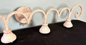 lot 311 image: Four Bulb Light Fixture