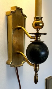 lot 315 image: Decorative Wall Mount Light Fixture