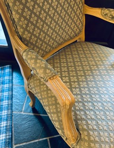 lot 320 image: Charming Vintage Chair