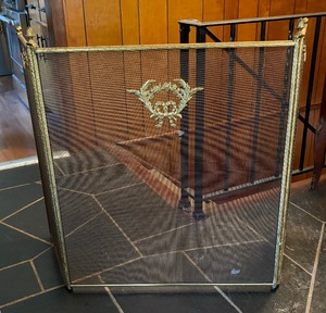 lot 326 image: Vintage Brass Fireplace Screen