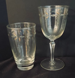 lot 347 image: Gorgeous Glassware