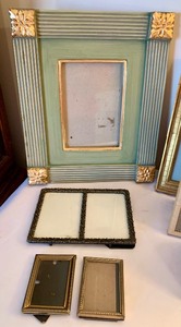 lot 258 image: Wonderful Variety of Vintage Picture Frames