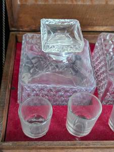 lot 61 image: Vintage Liquor Decanter Set