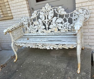 lot 418 image: Beautiful Metal and Wooden Bench