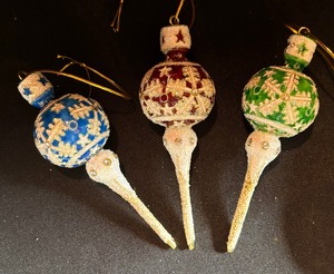 lot 428 image: Set of Six Festive Ornaments