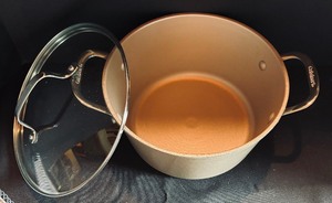 lot 429 image: New Cuisinart Pot with Lid