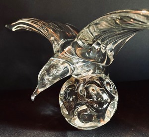 lot 431 image: Signed Ronneby Art Glass Bird
