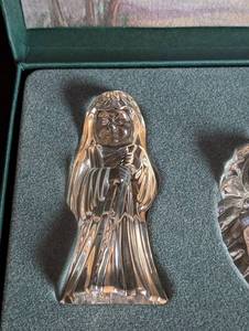 lot 76 image: Marquis by Waterford Crystal Nativity Figurines