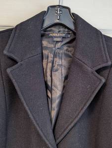 lot 81 image: New Pendleton Womens Black and White Wool Jacket