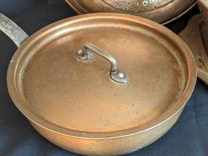 lot 222 image: Assorted Vintage Copper Cookware