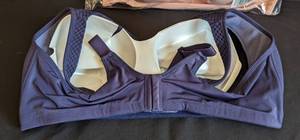 lot 229B image: Pair of New 44C Womens Bras