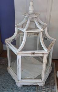 lot 215A image: Pair of White Wood Decorative Lanterns