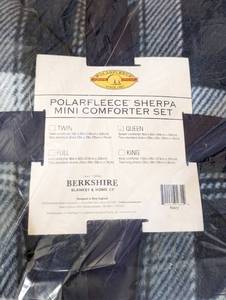 lot 120 image: New Polarfleece Sherpa Blue Queen Size Comforter and Shams