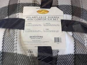 lot 121 image: New Polarfleece Sherpa Grey Queen Size Comforter and Shams
