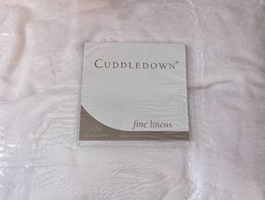 lot 122 image: New Cuddledown Borealis Cotton Bamboo King Size Blanket