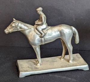 lot 211 image: Collection of Metal Horse Figurines