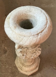 lot 452 image: Vintage Stone Pedestal