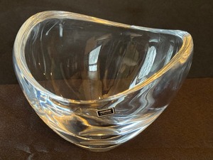 lot 28 image: Nambe Crystal Bowl