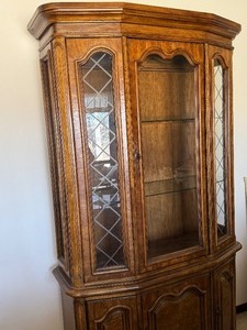 lot 231 image: Vintage Display Cabinet