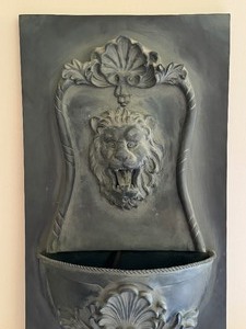lot 235 image: Lion Figurine Wall Fountain