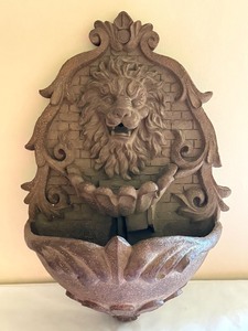 lot 15 image: Decorative Lion Wall Planter