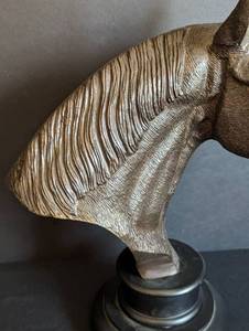 lot 100 image: Bronze Horse Head Sculpture by Stetson