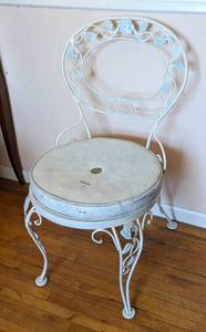 lot 109 image: Vintage Painted Metal Side Chair