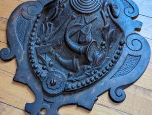 lot 115 image: Vintage Iron Door Knocker