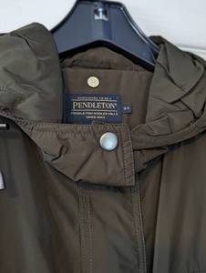 lot 119 image: New Pendleton Womens Green Lightweight Jacket