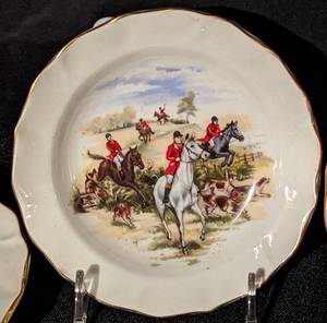 lot 479 image: Small Duchess Fox Hunt Porcelain Dishes