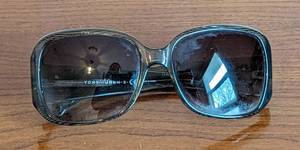 lot 486 image: Tory Burch Womens Sunglasses