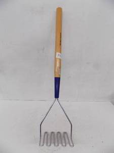 lot 86 image: 25 Marshalltown hand mixer.