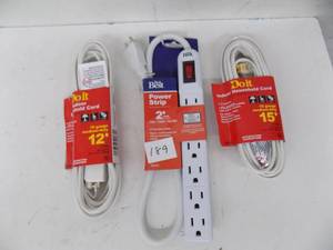 lot 189 image: 2 power strip  12-15 Indoor household cords