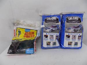 lot 218 image: Oil dry  Kleen sweep