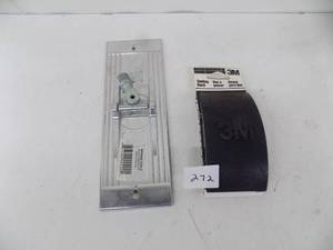 lot 272 image: Pole sander aluminum head  3M sanding block