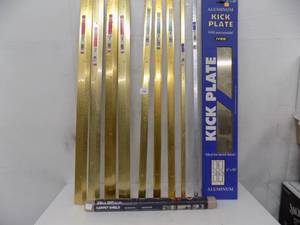 lot 280 image: Carpet edging  aluminum kickplate 60x30  carpet shield 21x30