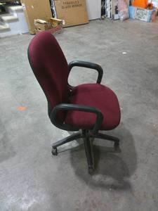 lot 40 image: Red Cushion HDN Office Chair-No Longer Adjusts Heights