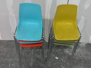 lot 3 image: Set of 8 Multi Color Plastic Bucket Seats